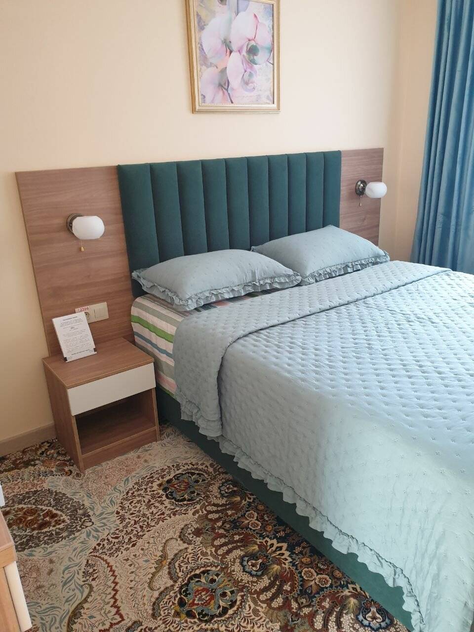 Номер Делюкс
